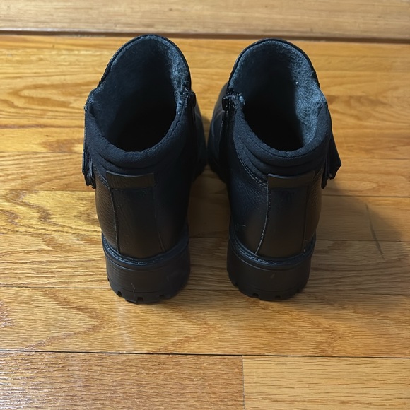 Black Leather, fleece lined boots - Picture 5 of 7